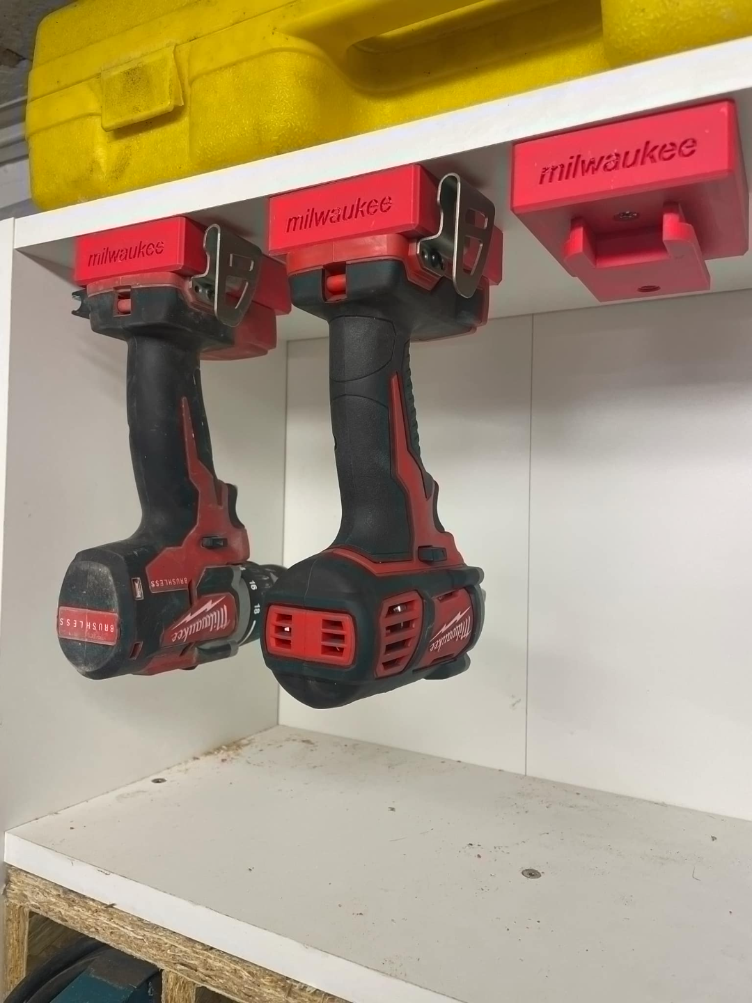 Milwaukee M18 gép akasztó (4db)